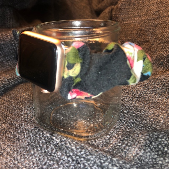Apple Watch Scrunchie Band - Picture 3 of 5
